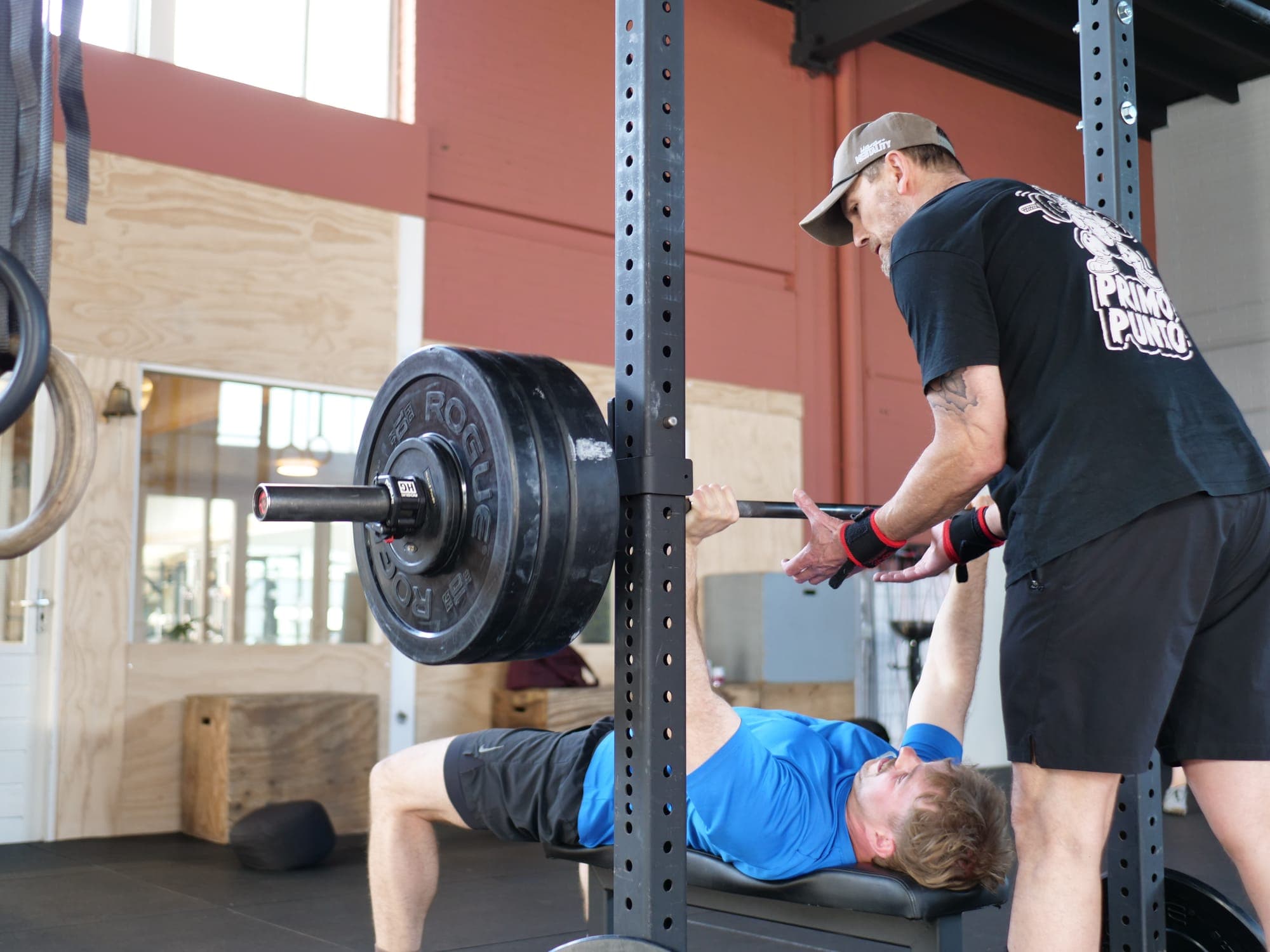 Kristian met een beste Bench press